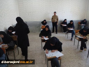 بازدید رئیس آموزشکده فنی دختران بروجرد از روند برگزاری امتحانات پایان ترم نیمسال دوم تحصیلی 1403-1402 4