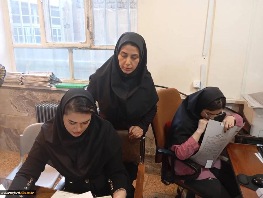 بازدید رئیس آموزشکده  ملی  مهارت دختران بروجرداز مراحل ثبت نام دانشجویان جدید الورود  2