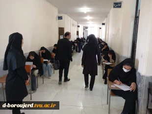 بازدید رئیس آموزشکده دختران بروجرد به همراه نمایندگان نظارت و ارزیابی دانشگاه ملی مهارت از روند برگزاری آزمون های پایان ترم نیمسال دوم سال تحصیلی 1404 3