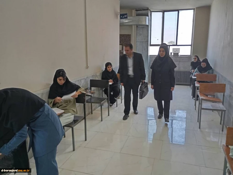 بازدید رئیس آموزشکده دختران بروجرد به همراه نمایندگان نظارت و ارزیابی دانشگاه ملی مهارت از روند برگزاری آزمون های پایان ترم نیمسال دوم سال تحصیلی 1404 4