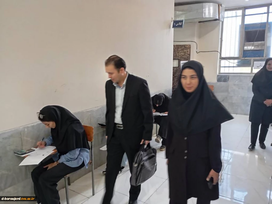 بازدید رئیس آموزشکده دختران بروجرد به همراه نمایندگان نظارت و ارزیابی دانشگاه ملی مهارت از روند برگزاری آزمون های پایان ترم نیمسال دوم سال تحصیلی 1404 6