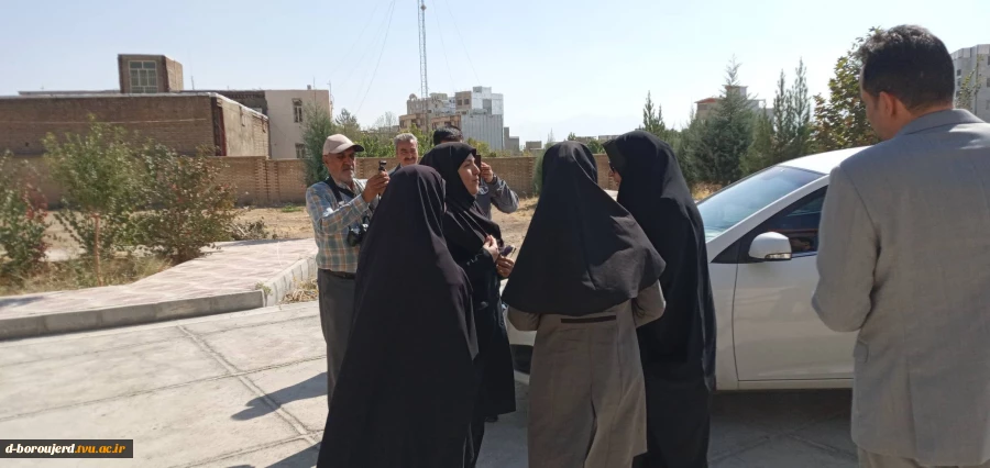 بازدید نماینده محترم شهرستان بروجرد در مجلس شورای اسلامی و هیات همراه از دانشگاه ملی مهارت - آموزشکده دختران  بروجرد 5