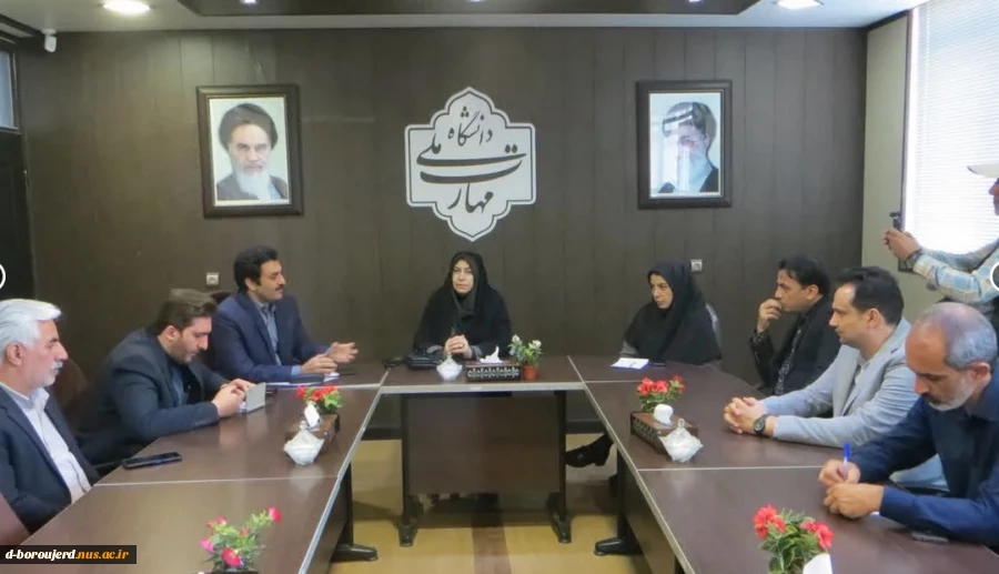 بازدید نماینده محترم شهرستان بروجرد در مجلس شورای اسلامی و هیات همراه از دانشگاه ملی مهارت - آموزشکده دختران  بروجرد 4