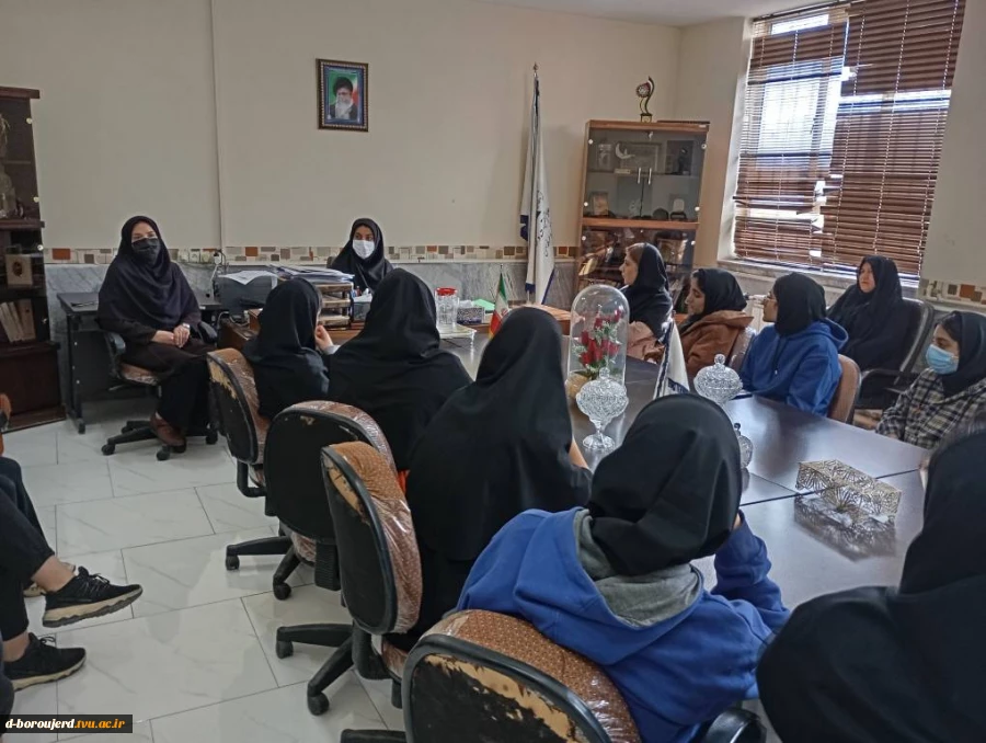 نشست  مسئولان آموزشکده بانماینده دانشجویان خوابگاه  2