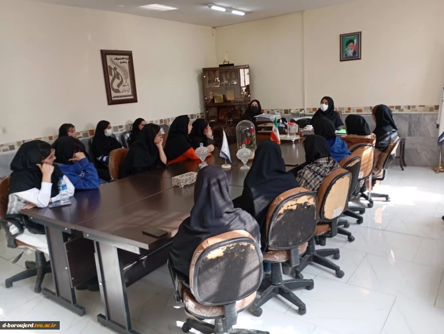 نشست  مسئولان آموزشکده بانماینده دانشجویان خوابگاه  5