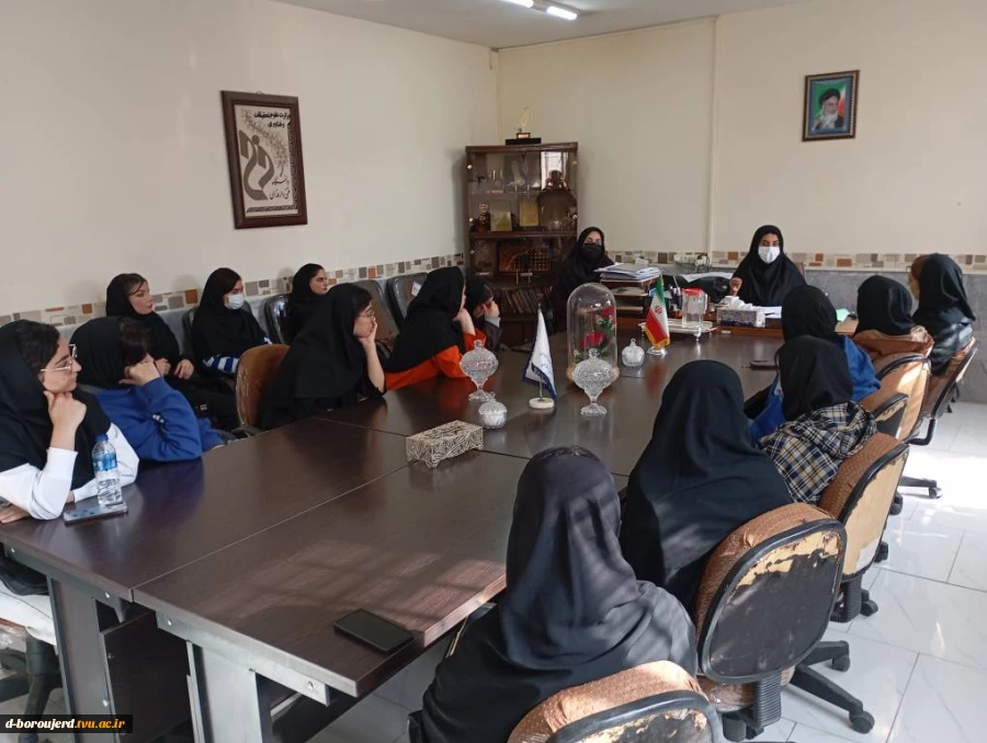 نشست  مسئولان آموزشکده بانماینده دانشجویان خوابگاه  6