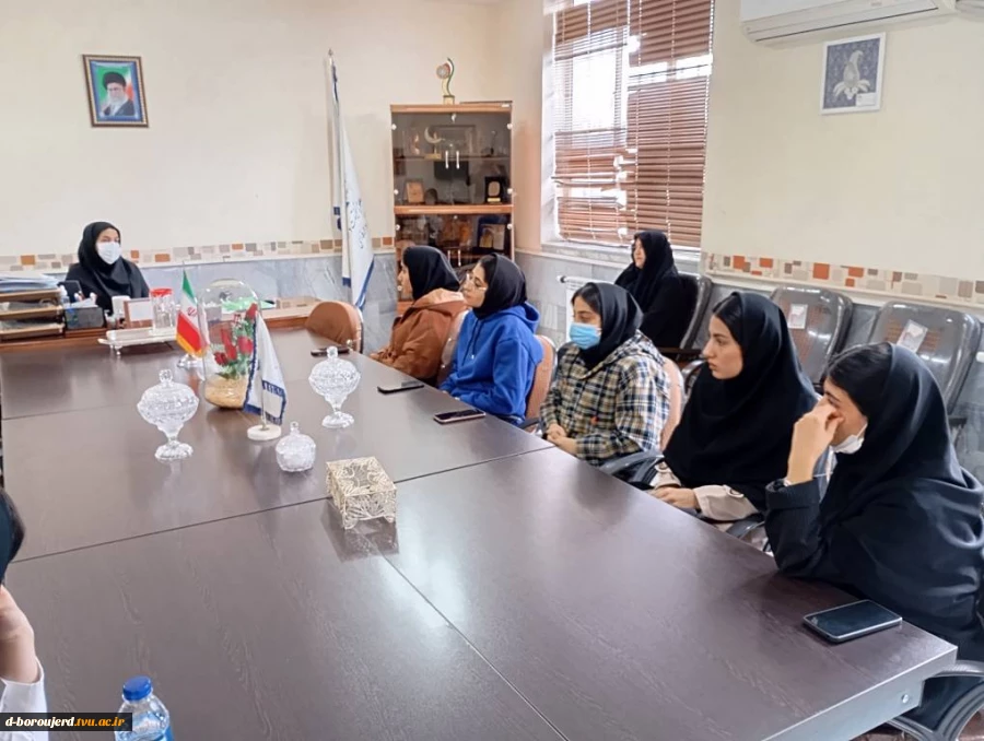 نشست  مسئولان آموزشکده بانماینده دانشجویان خوابگاه  7