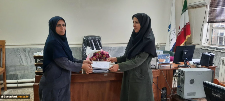 همزمان با ولادت باسعادت حضرت فاطمه زهرا(س) و گرامیداشت مقام زن و روز مادر، از بانوان آموزشکده ملی مهارت دختران بروجرد تجلیل شد  5